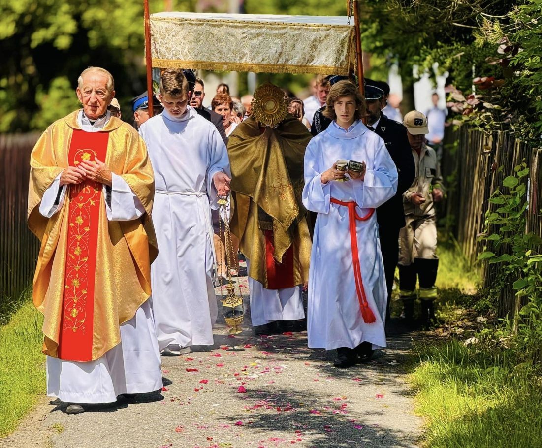 444485776_2311295712535794_2967968972282971492_n